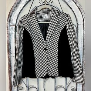 JW Petite Black and White Houndstooth Jacket Ruffled Back Elbow Patches #1554